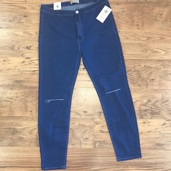 Distressed Jeans - Picture 4 of 8